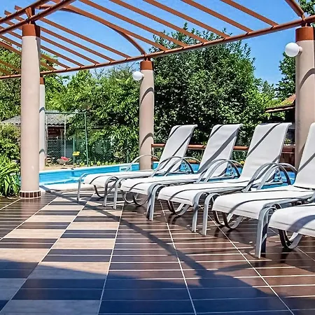 Holiday home Nice In W/ Outdoor Swimming Pool And 6 Bedrooms *