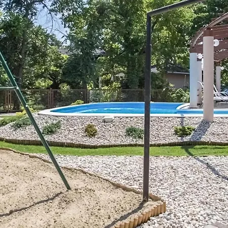 Holiday home Nice In W/ Outdoor Swimming Pool And 6 Bedrooms